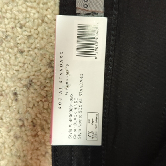 Sanctuary Social Standard High Rise Crop Straight Raw Hem Jeans - Picture 10 of 11